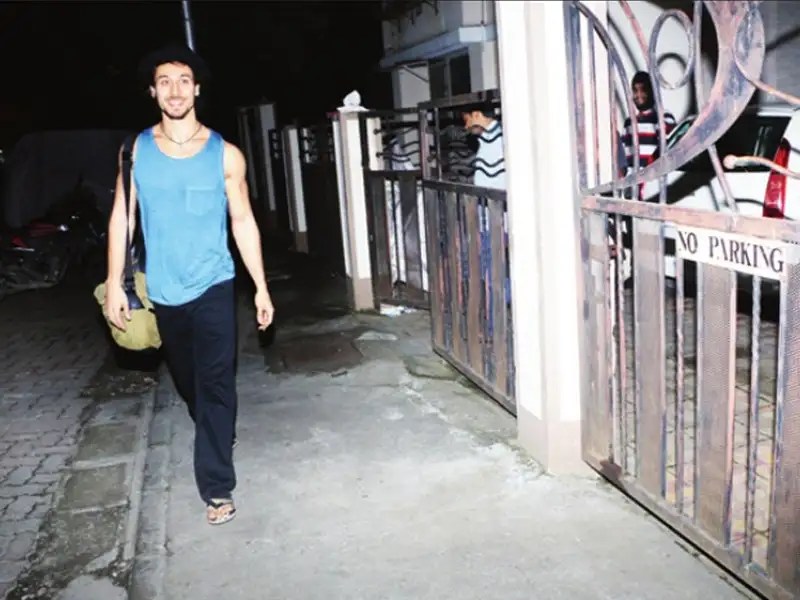 Tiger Shroff is all smiles after leaving rumoured girlfriend Disha