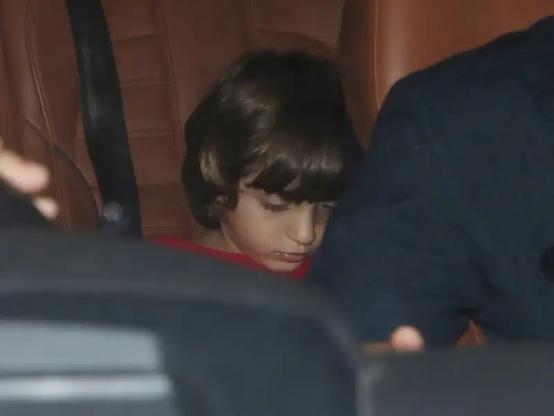 Photo AbRam snapped by paparazzi while making his way towards Salman