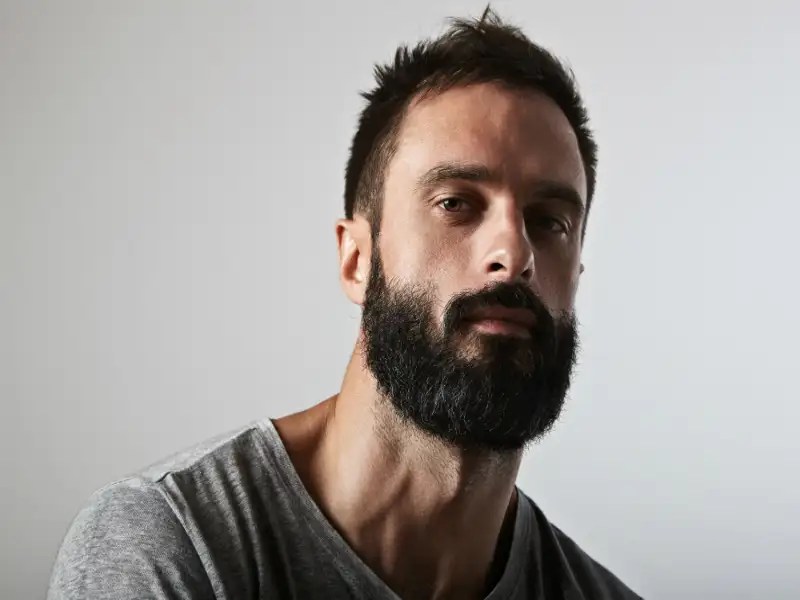 Women prefer bearded men over cleanshaven ones Study
