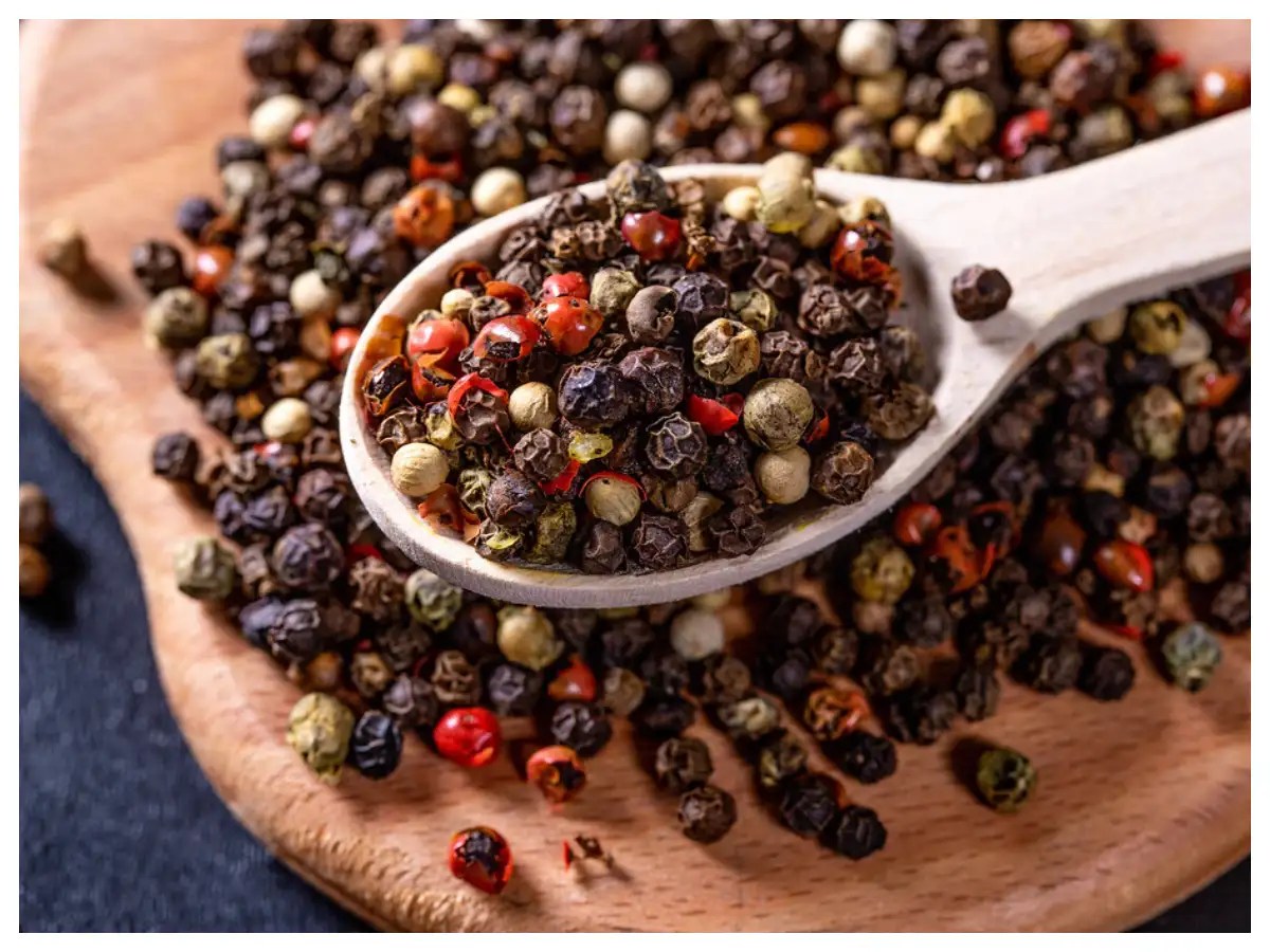 Black Pepper vs White Pepper Is white pepper healthier than black pepper?