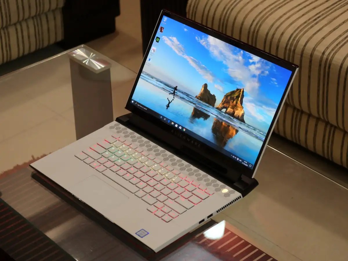 dell alienware m15 review Dell Alienware m15 (2019
