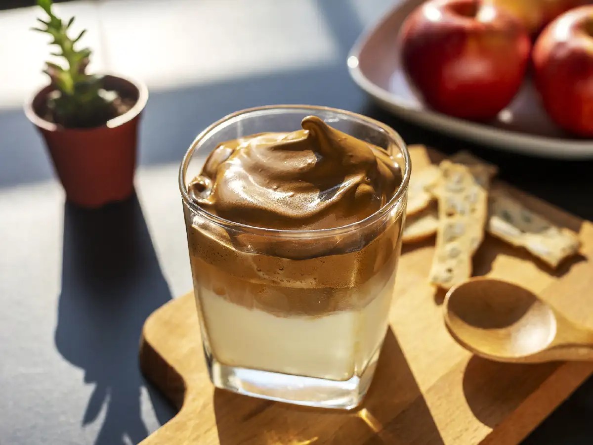 Dalgona coffee vs regular coffee How to make both