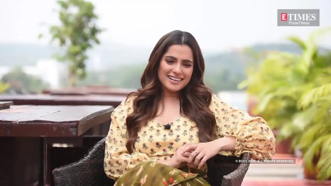 secret Priya Bapat shares the secret behind her elevator selfies