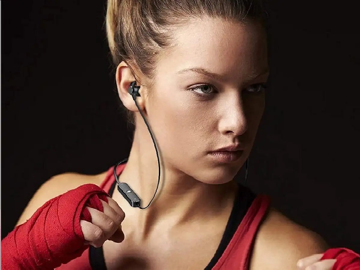 Bluetooth Headphones With Neckband That Are Sweatproof And Give