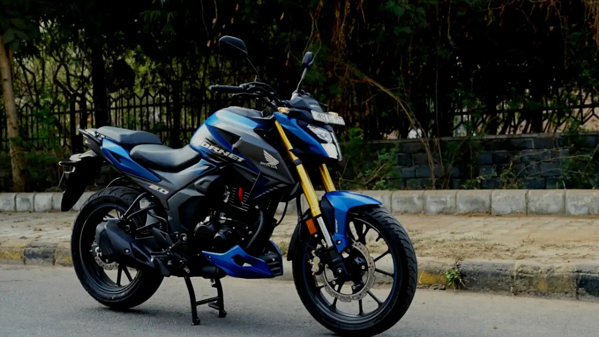 Honda 2.0 v Hero Xtreme 160R Sporty urban commuters TOI AUTO