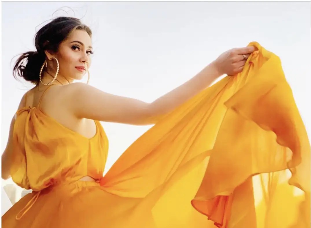 zara khan Aurangzeb actress Zara Khan tells us how to rock Pantone