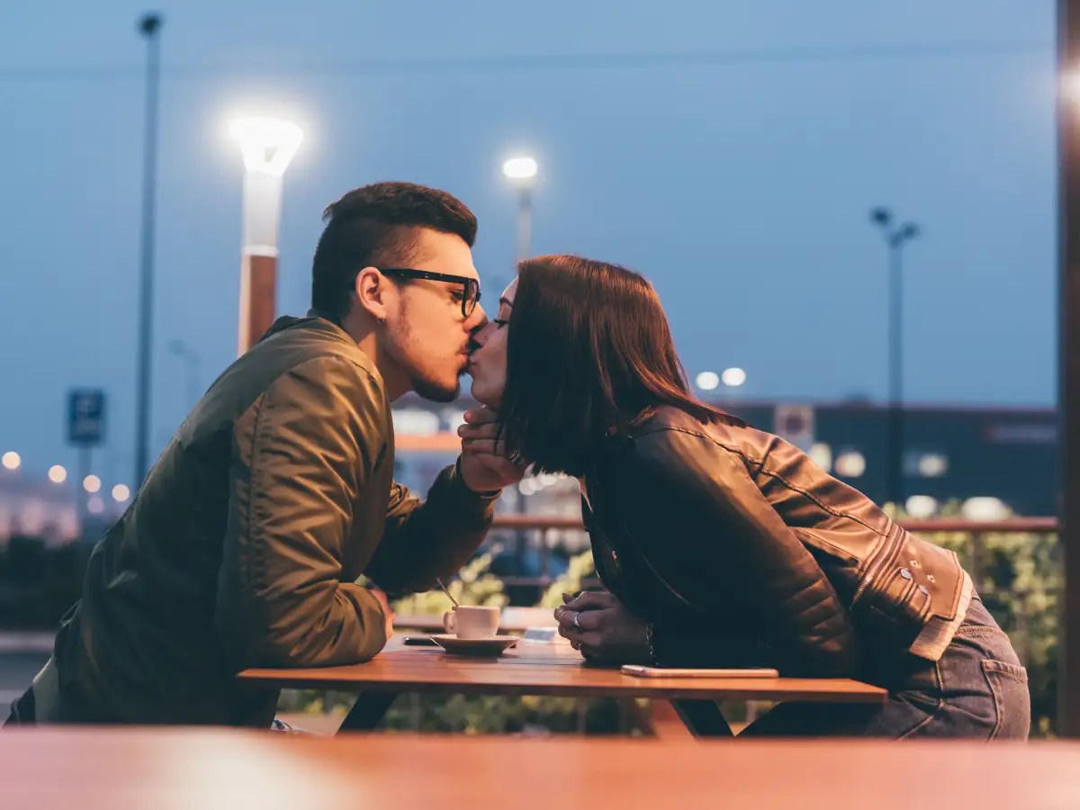 Reasons Why Kissing Is So Important In Relationships | The Times Of India