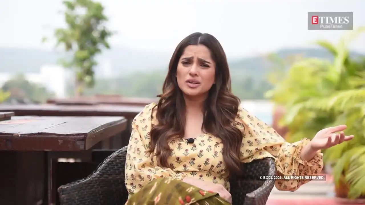 Priya Bapat reveals the secrets behind her mirror selfies