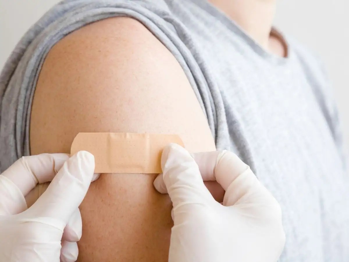 Coronavirus vaccination Why do you experience a sore arm after your