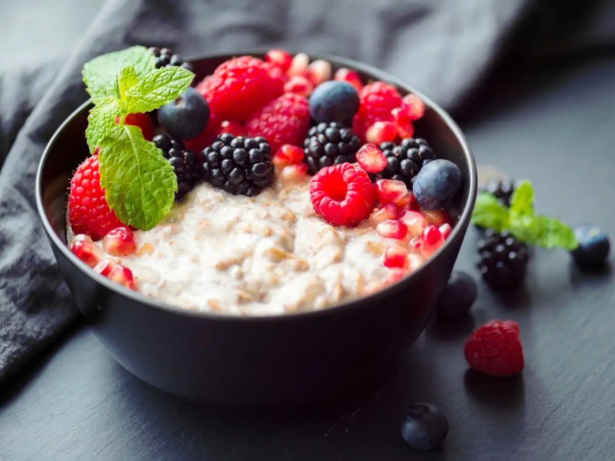 Weight loss Can you gain weight by eating oatmeal daily?