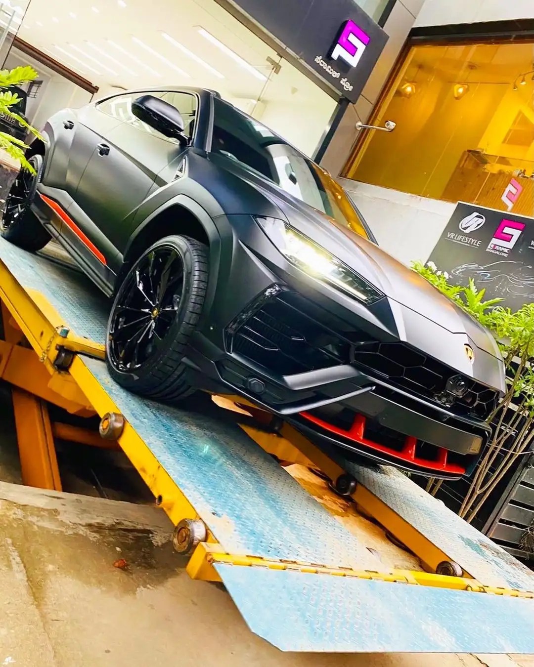 Jr NTR owns India’s first Urus Graphite Capsule? Telugu