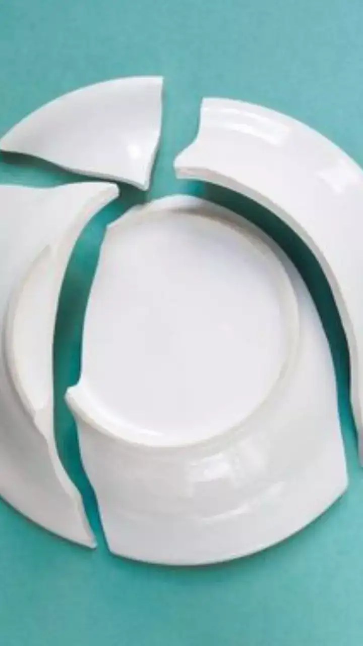 Know all about the platebreaking tradition at Greek weddings! The