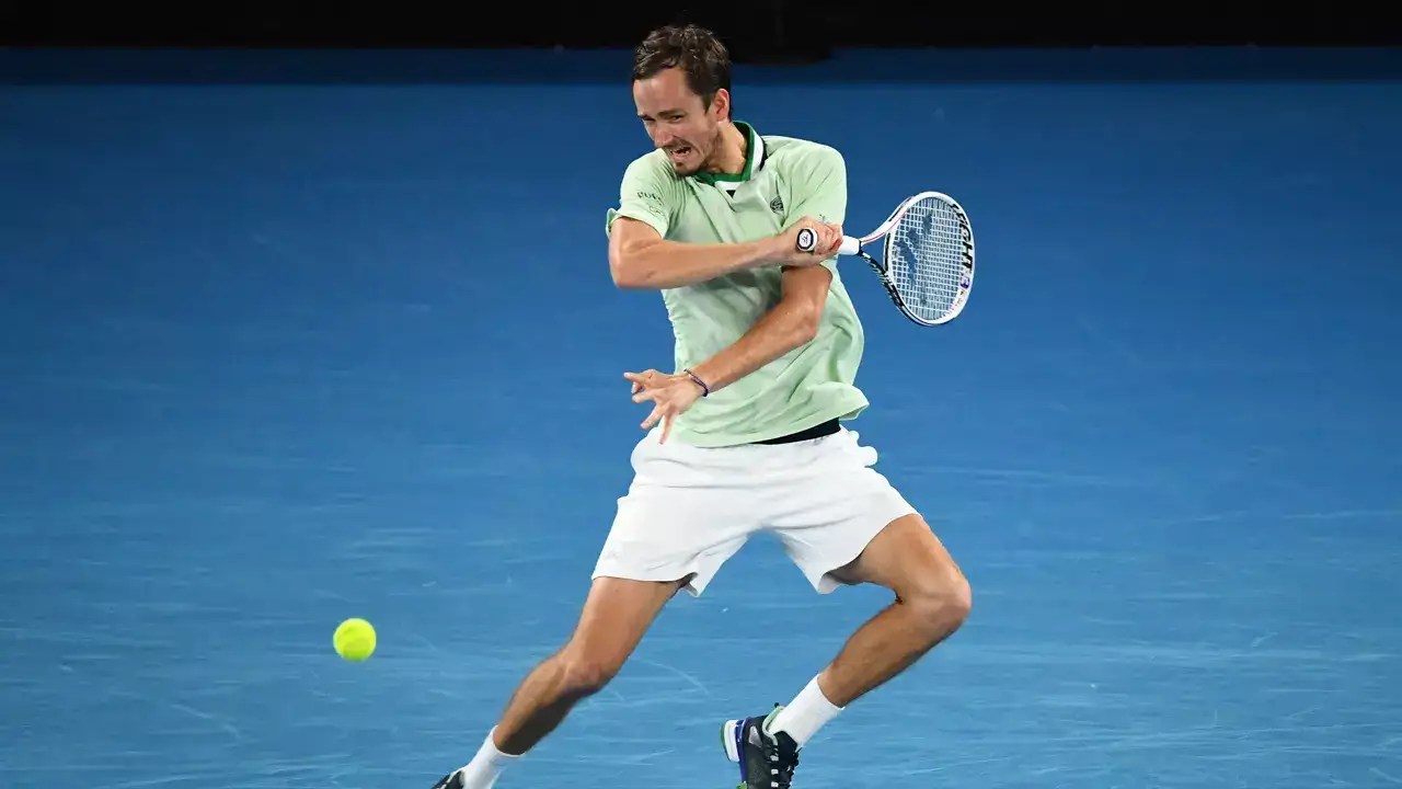 Australian Open Tsitsipas dogged by father coaching violation in semi