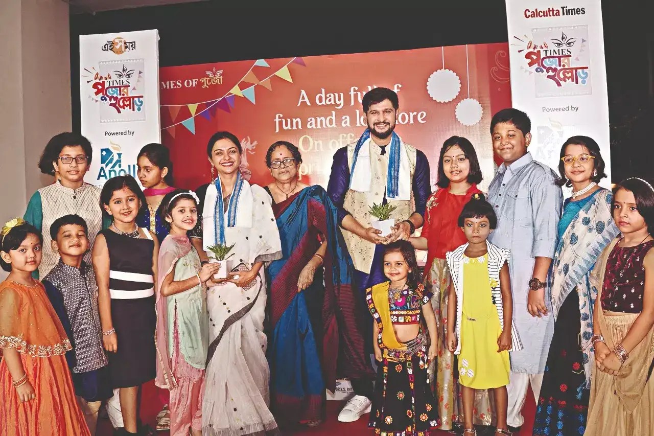 Solanki, Neel flag off Pujor Hullor with city housing complex residents Bengali Movie News