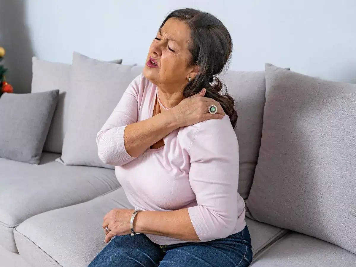 Coronavirus Symptoms An 'early' COVID symptom may occur in your legs and shoulders