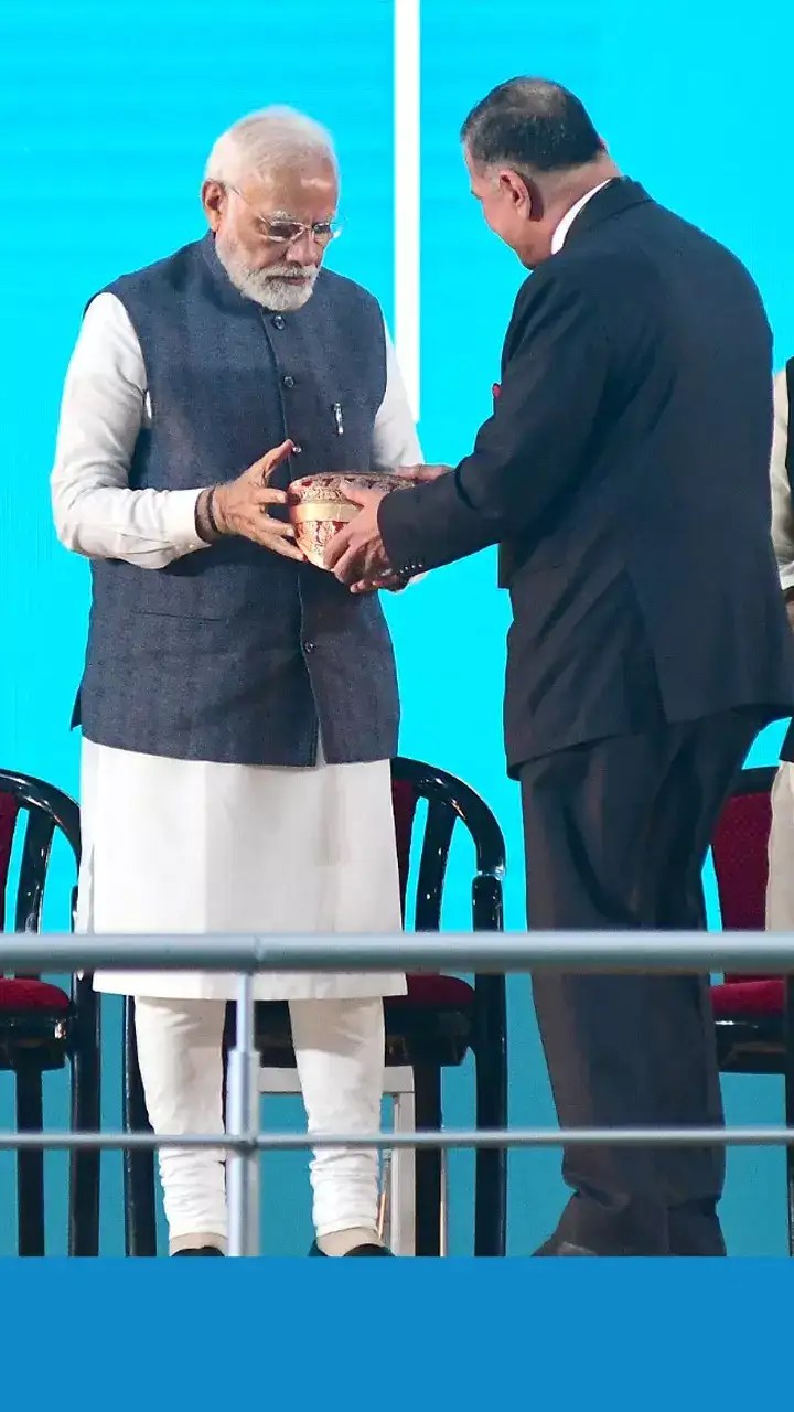 Modi'S Jacket PM Modi Jacket Narendra Modi wears jacket made of