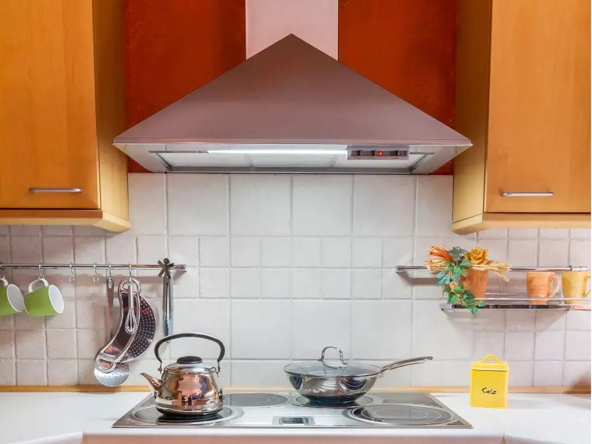 4 ways to clean greasy kitchen chimneys