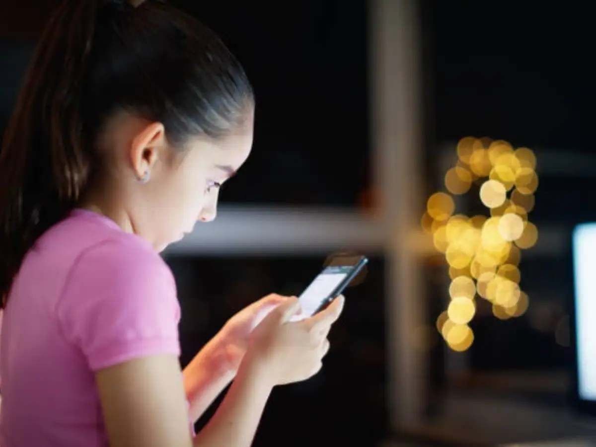 When is the right age to give your kid a phone?