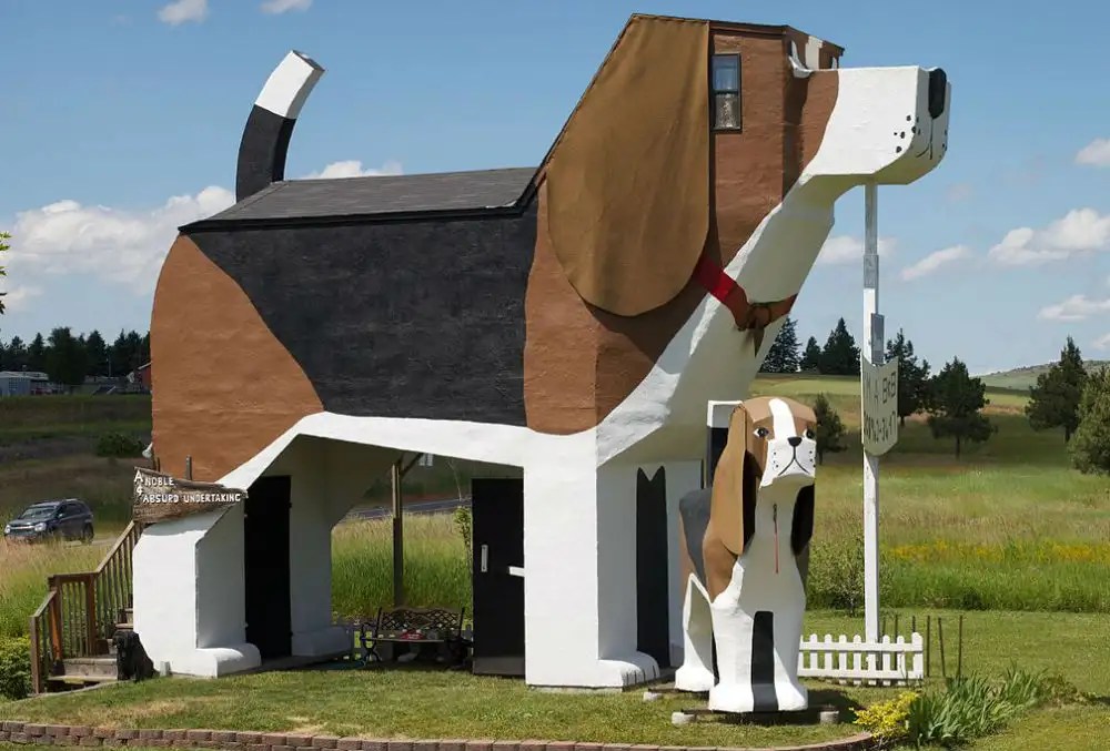 Dog Bark Park Inn, Idaho Get Dog Bark Park Inn, Idaho BnB Hotel
