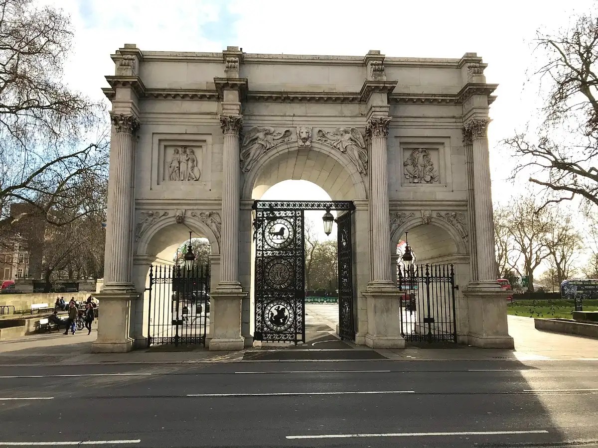 London is building Marble Arch Hill at the corner of Hyde Park Times