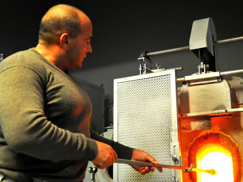 Murano glass factories Venice Get the Detail of Murano glass