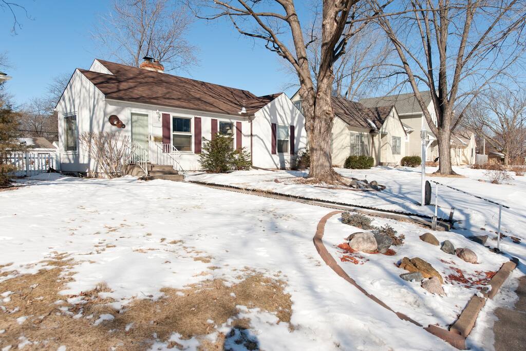 Seasonal Sights 5 Airbnb Vacation Rentals In Minneapolis, Trip101