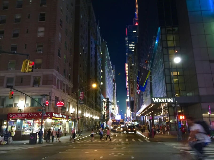 11 Perfect Airbnbs For Couples Near Times Square, New York Trip101