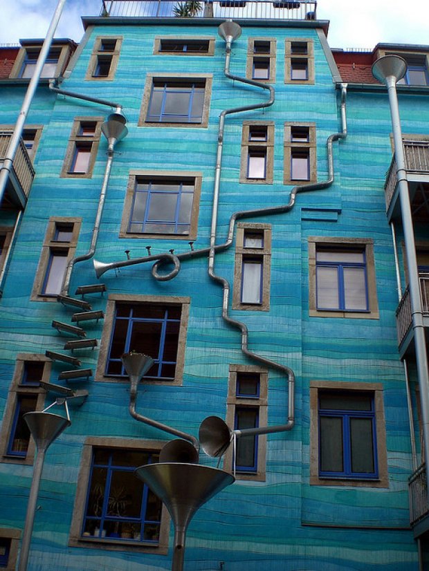 Dresden's Musical Rain Building Plays Music When It Rains