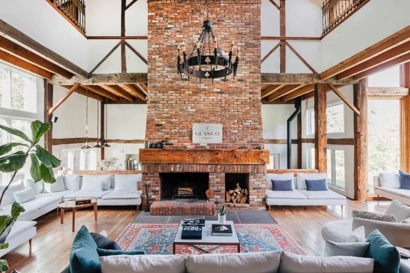 10 Upstate New York Airbnb Homes Perfect for a Weekend Escape