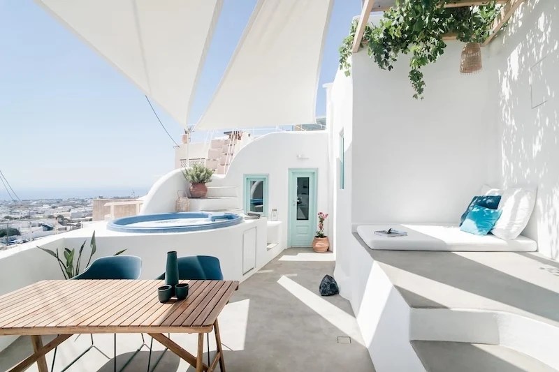 Top 20 Airbnb and Vrbo Rentals in Greece for Your Dream Getaway