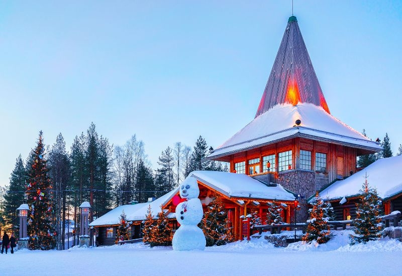 14 Best Christmas Towns and Villages Around the World