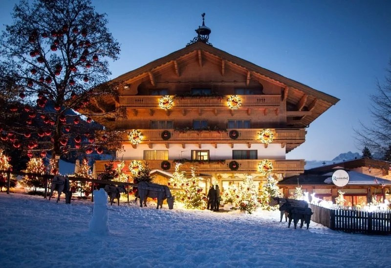 14 Best Christmas Towns and Villages Around the World