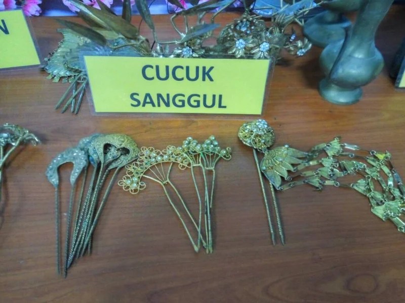 12 MustBuy Souvenirs in Malaysia That Make The Perfect Gifts