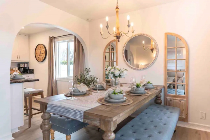 10 Prettiest Airbnb Homes Near Disneyland in Anaheim, California
