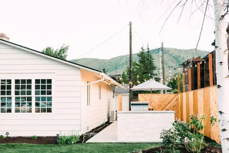 FamilyFriendly Airbnbs in Lake Chelan, Washington Curated 2024