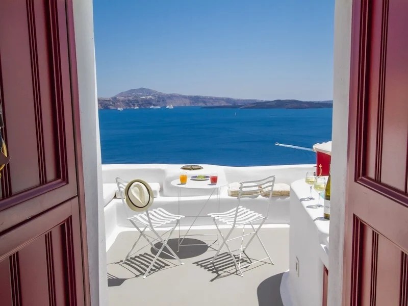 Top 20 Airbnb and Vrbo Rentals in Greece for Your Dream Getaway