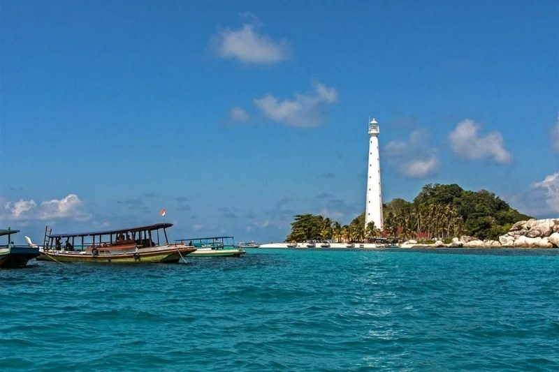 11 Indonesian Islands Near Singapore for a Short Holiday