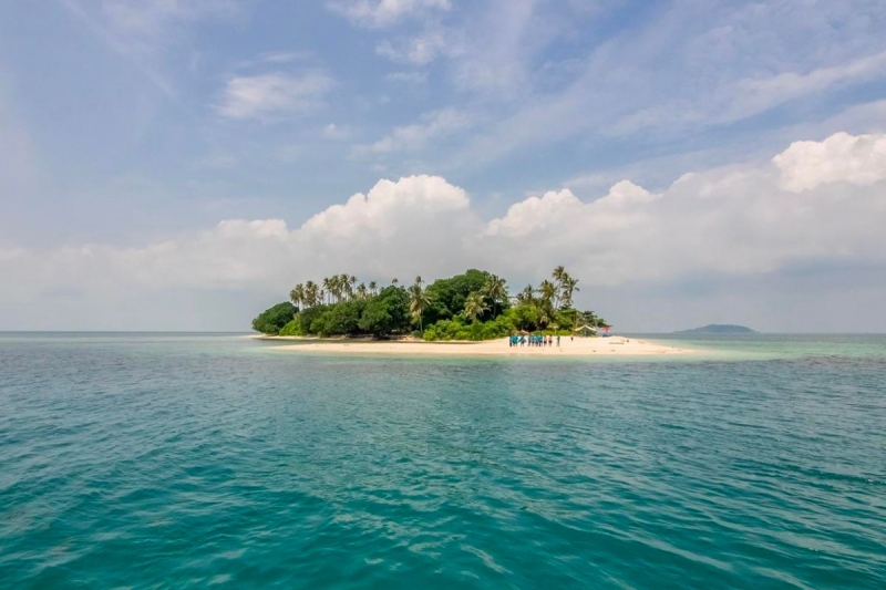 11 Indonesian Islands Near Singapore for a Short Holiday