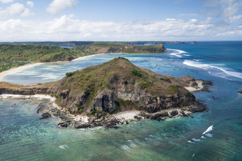 11 Indonesian Islands Near Singapore for a Short Holiday
