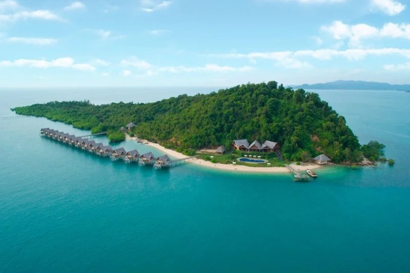11 Indonesian Islands Near Singapore for a Short Holiday