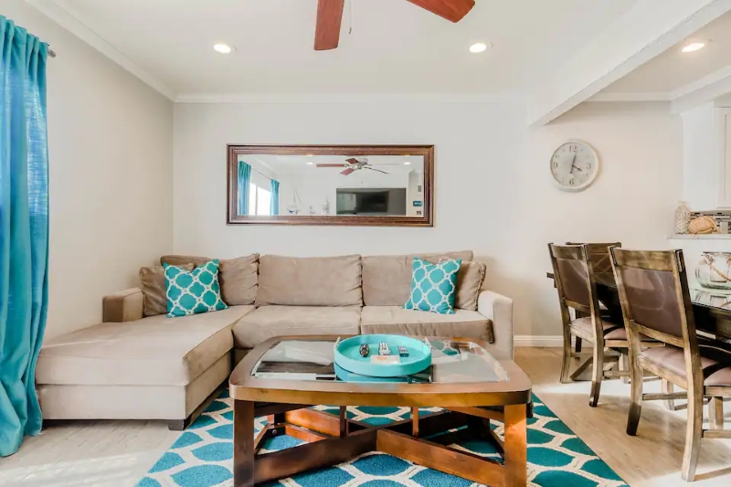 10 Prettiest Airbnb Homes Near Disneyland in Anaheim, California