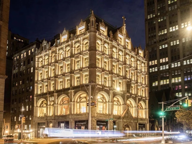 Filming Locations From ‘Inventing Anna’ on Netflix That You Can Visit IRL