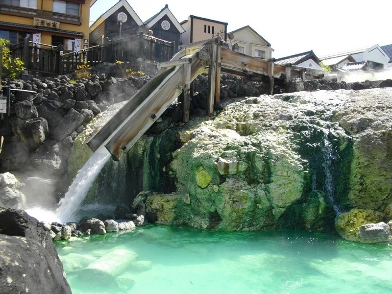 10 Best Hot Springs in Japan