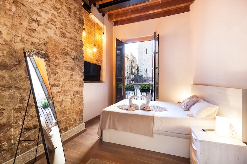 15 Barcelona Airbnb Vacation Homes You’ll Want to Move Right Into
