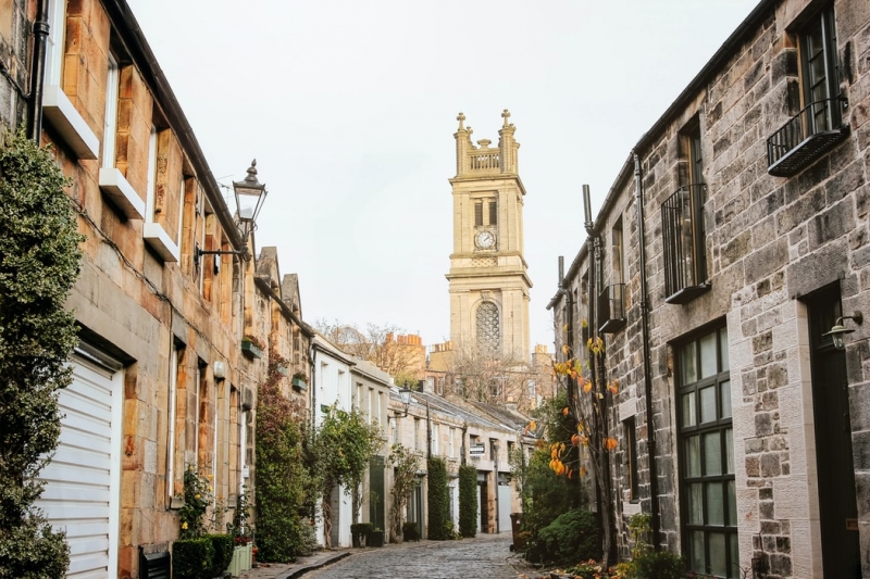19 Best Airbnbs in Edinburgh for a Delightful Scottish Getaway