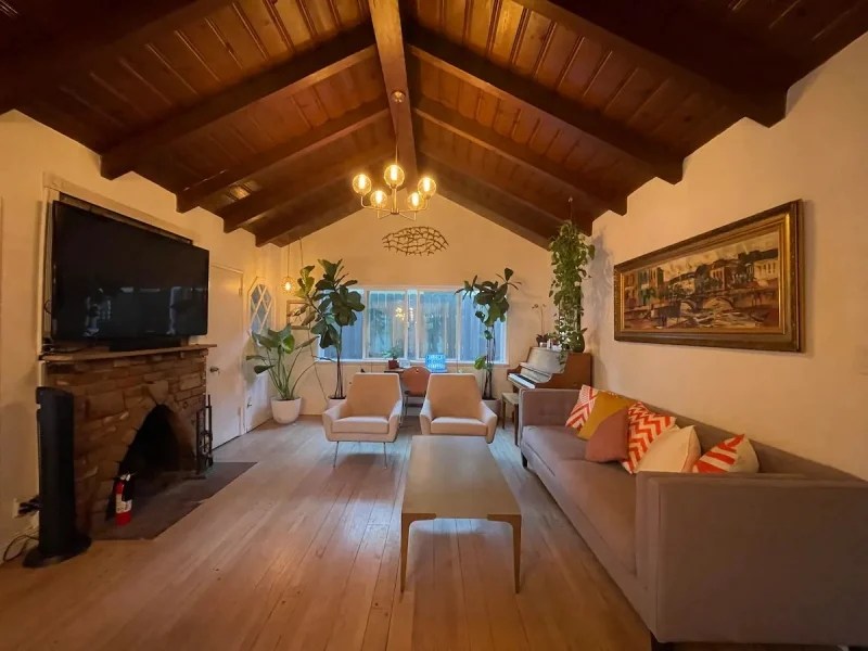 10 Best Airbnb Near Universal Studios Hollywood in California