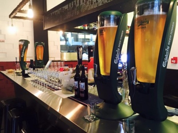 10 Singapore Bars where you can Drink without going Broke