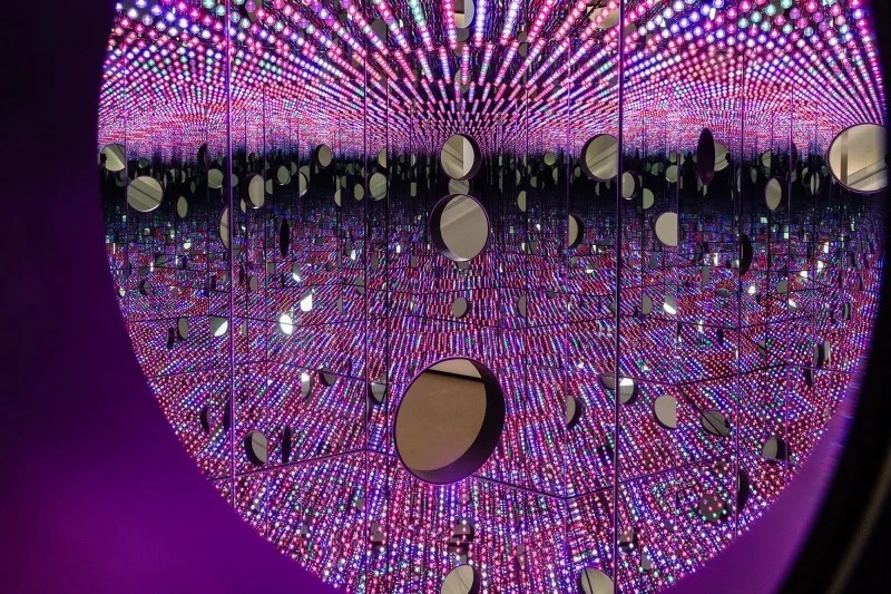 12 Infinity Mirror Rooms by Yayoi Kusama & Where to Find Them