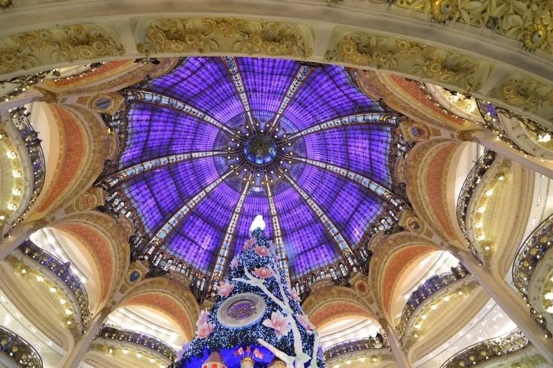 16 Best Christmas Lights Around the World You Need to See