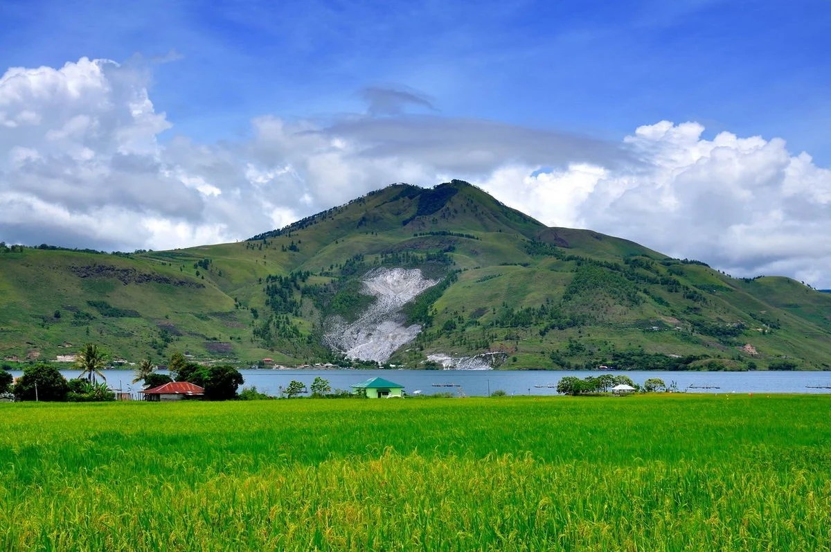 12 Things to Do at Lake Toba and Its Surroundings